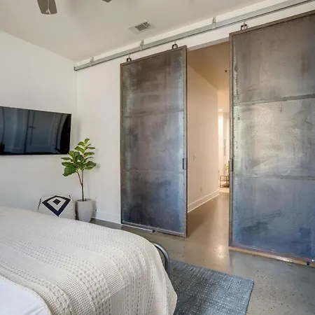 Lofts At 30th-urban Triad-6 Mins To Broadway Holiday home *