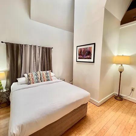 Writers Round Apartment