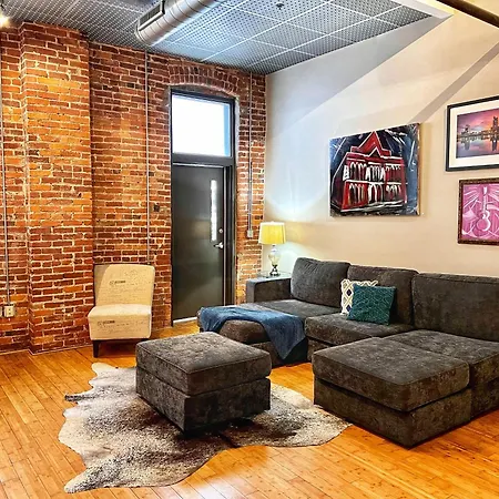 Writers Round Apartment Nashville
