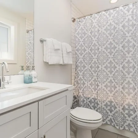 Beech Cove-private Patio-in 12 South District Holiday home Nashville