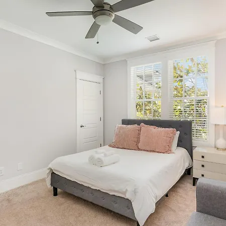Trilogy - Private Porch - Walk To Centennial Park Holiday home