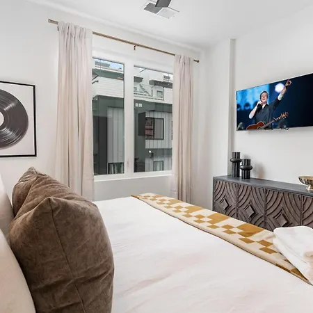 Rhythm Row - Rooftop Hot Tubs - Mins To Broadway