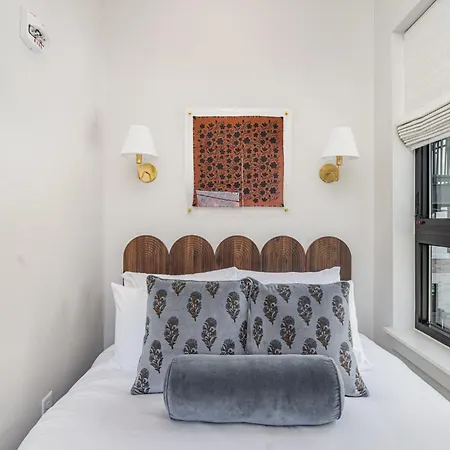 Treble Maker -rooftop Lounge - Pool - In Music Row