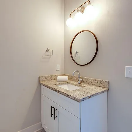Holiday home Merry Melrose - Rooftop Patio - 5 Mins To Broadway Nashville