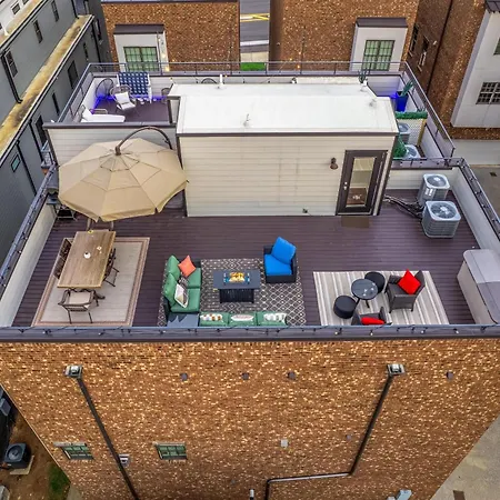 Holiday home Melodic Skyline - Rooftop Views - 5 Mins To Broadway *