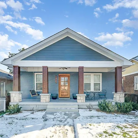 Blue Pearl - Private Backyard - Mins To Broadway Holiday home