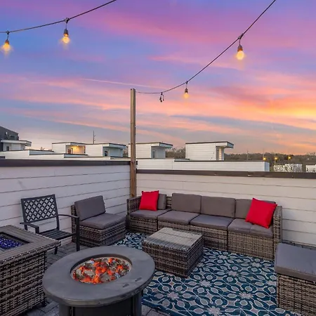 Holiday home Nest - Rooftop Patio - Mins To Broadway