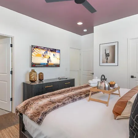 Groovy -rooftop Patio W/ Hot Tub -mins To Broadway *