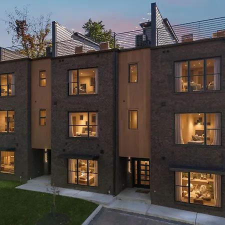 Getaway Rooftop Views & Modern Comfort Apartment *