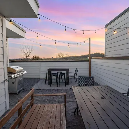 Nest - Rooftop Patio - Mins To Broadway Holiday home *