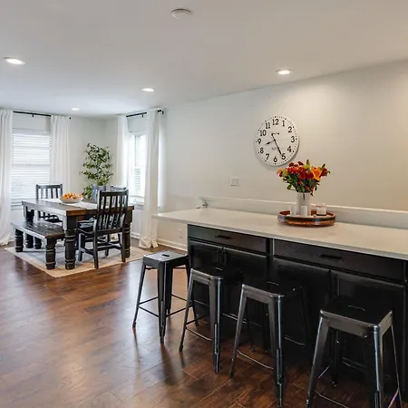 Backyard Retreat! Extended In Holiday home