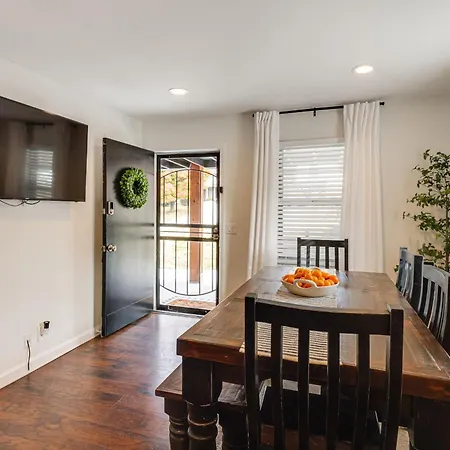 Backyard Retreat! Extended In Holiday home