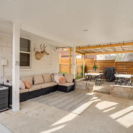 Backyard Retreat! Extended In Holiday home *