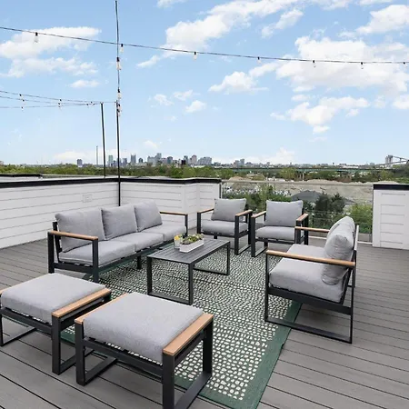 Holiday home Rhythm Row - Rooftop Hot Tubs - Mins To Broadway