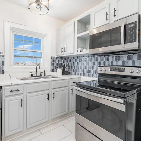 Holiday home Wisp-walk To Bars & Restaurants-mins To Broadway