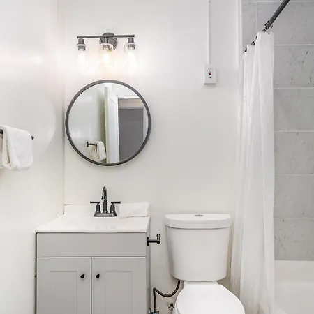 Flow - Sleeps 8 - Mins To Broadway And Germantown Holiday home