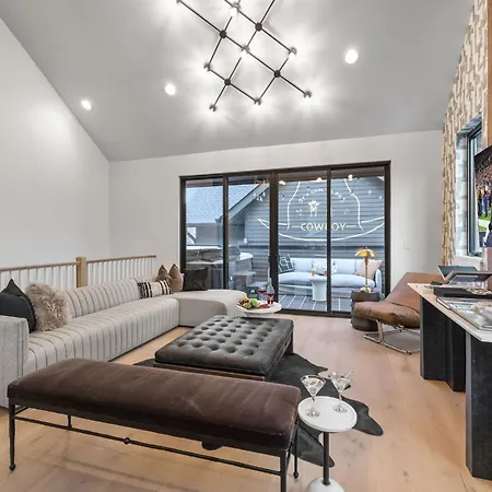 Holiday home The Modern Cowboy - Rooftop On Music Row *