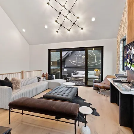 The Modern Cowboy - Rooftop On Music Row Holiday home *