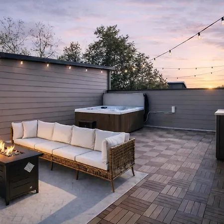 Getaway Rooftop Views & Modern Comfort * Nashville