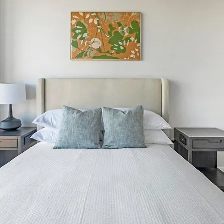 Apartment Landing Stylish 2Bd Pool Gym