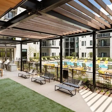 Landing Beautiful Studio Pool Gym * Nashville