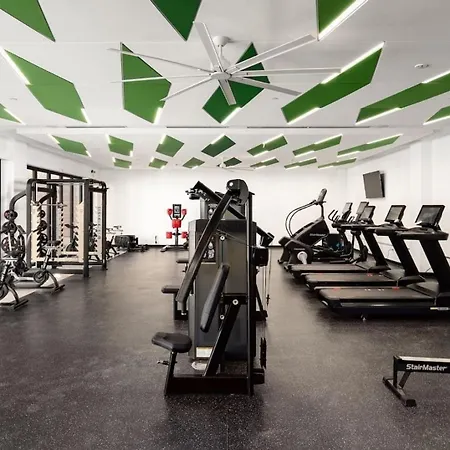 Landing Beautiful Studio Pool Gym Apartment Nashville