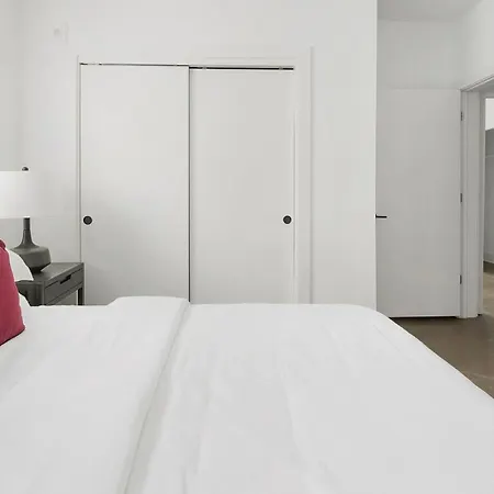 Apartment Landing Beautiful Studio Pool Gym *