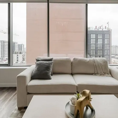 Landing Stylish 2Bd Pool Gym Nashville