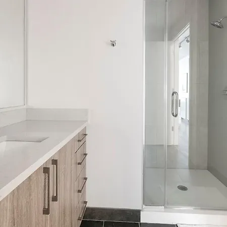 Landing Stylish 2Bd Pool Gym * Nashville