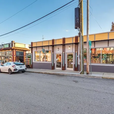 In Walkable Area 25 Miles To Downtown Family & Dog Friendly * Nashville