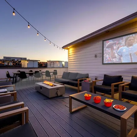 Designer - The Gulch - Private Rooftop *