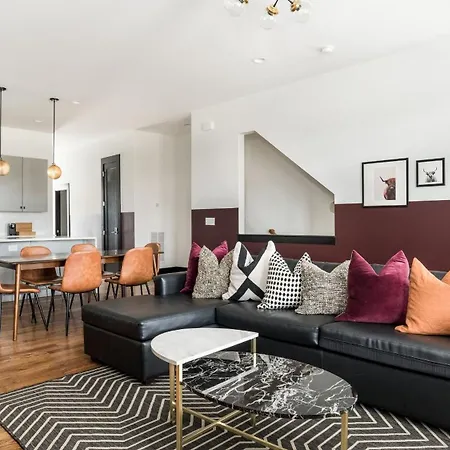 Apartment Linda Emmylou Patsy By Avantstay 3 Unit Buyout W 11br In Heart Of