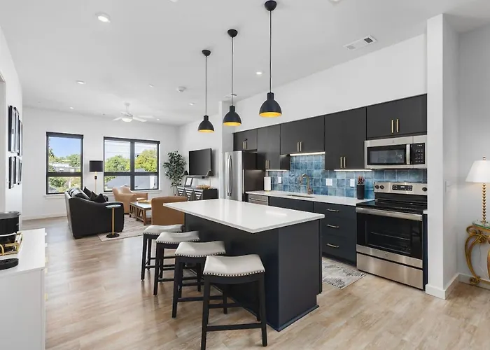 Upscale Music Row Corner Unit With Patio Rooftop With City View And Gym