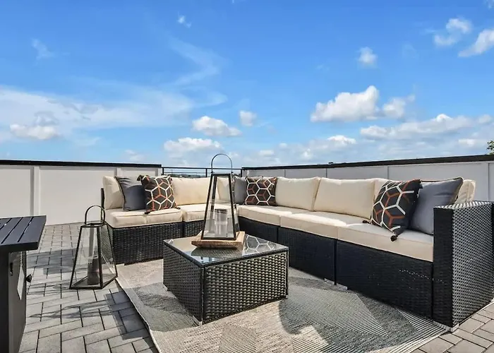 Honky Tonk Hangout - Minutes To Downtown - Rooftop