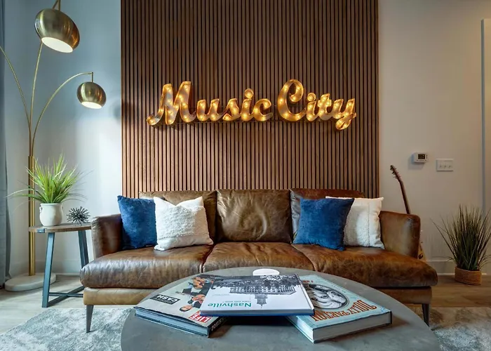 Trendy Condo Close To Nissan Stadium