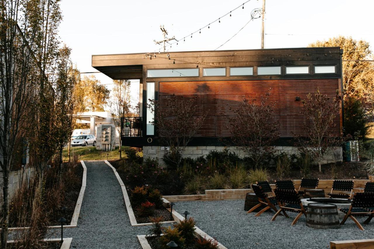 Ironwood Grove, Tiny House Aparthotel Nashville