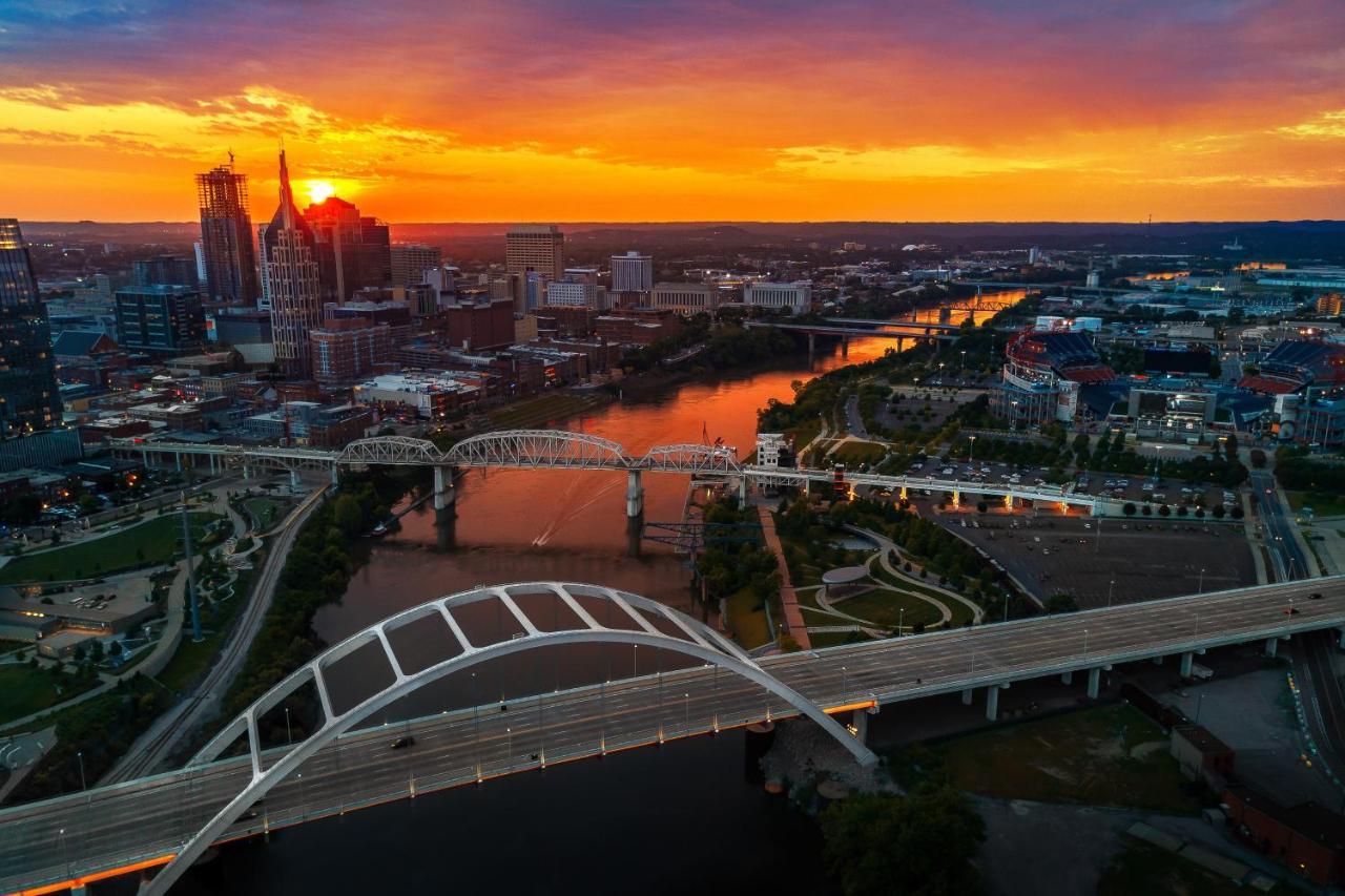 19th & Wedgewood Apartment *