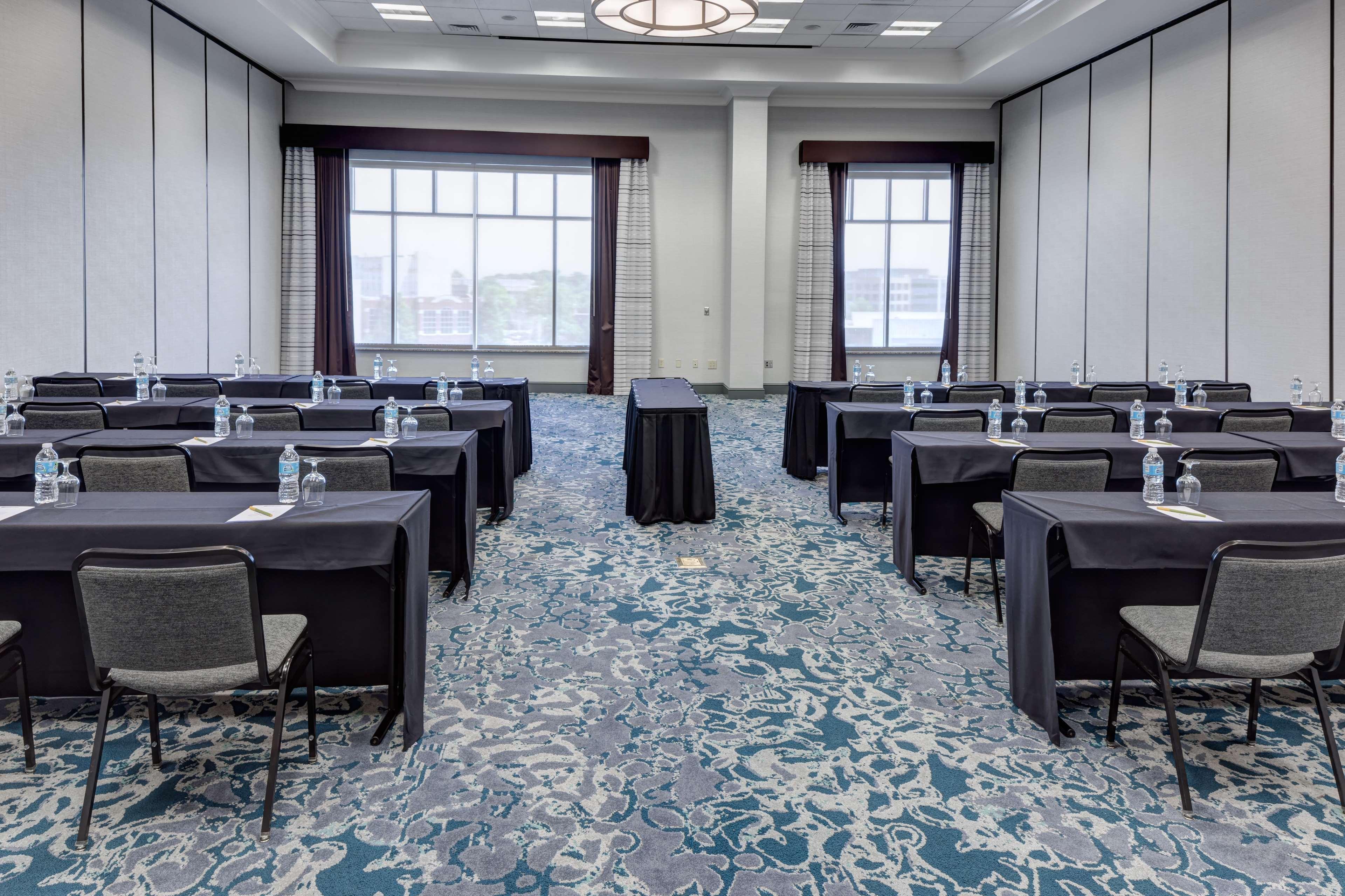 Hotel Hilton Garden Vanderbilt 3*