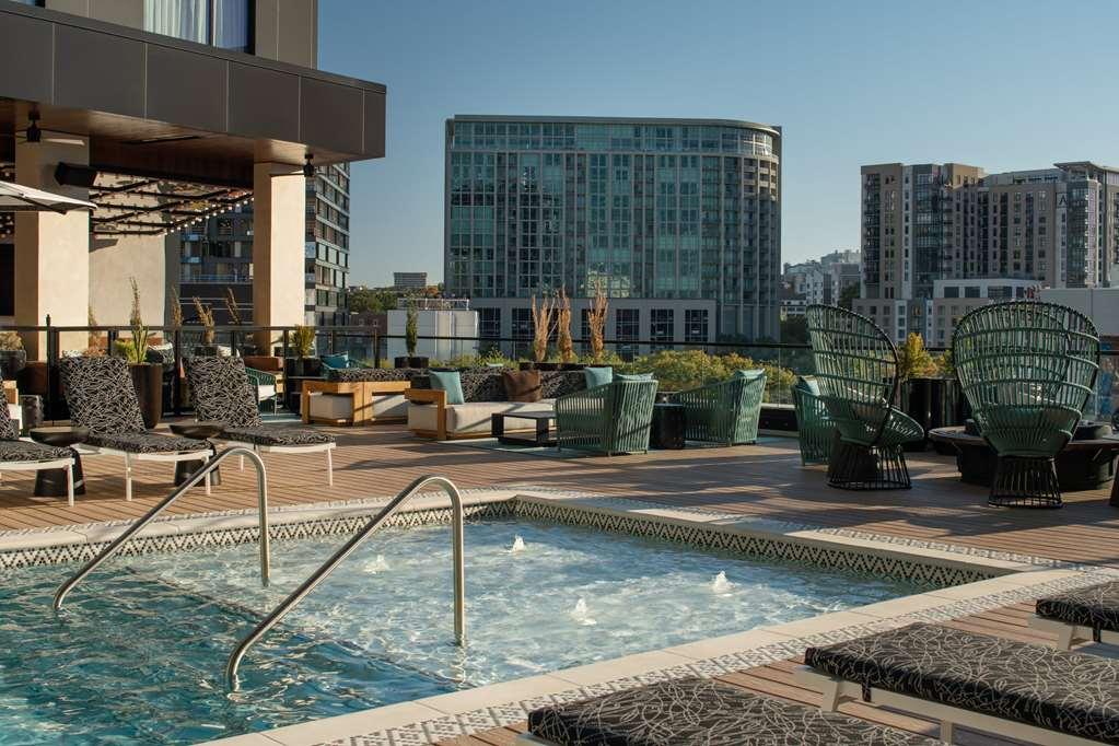Fraye Curio Collection By Hilton Hotel