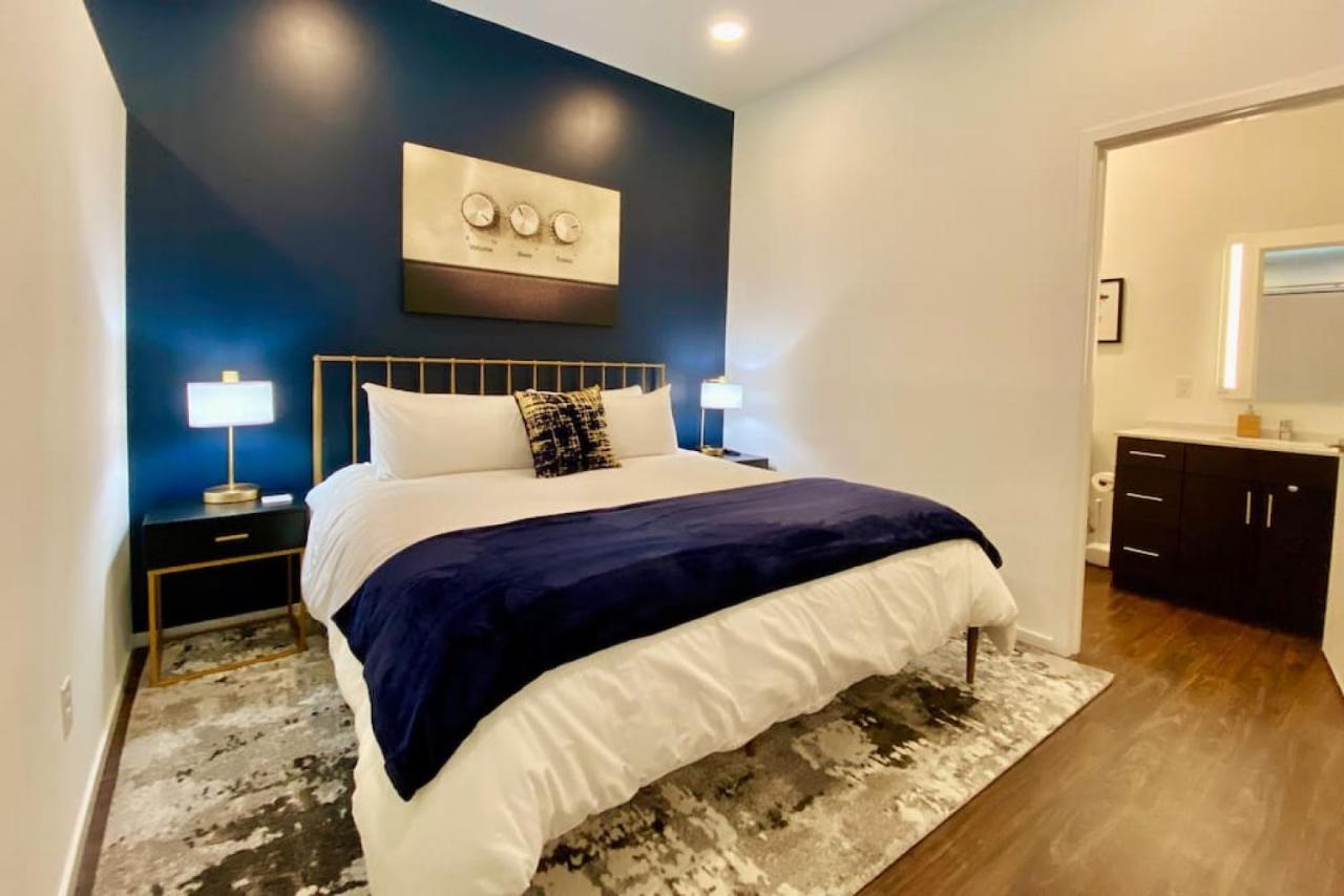 Chic Modern Pool, Patio, Parking