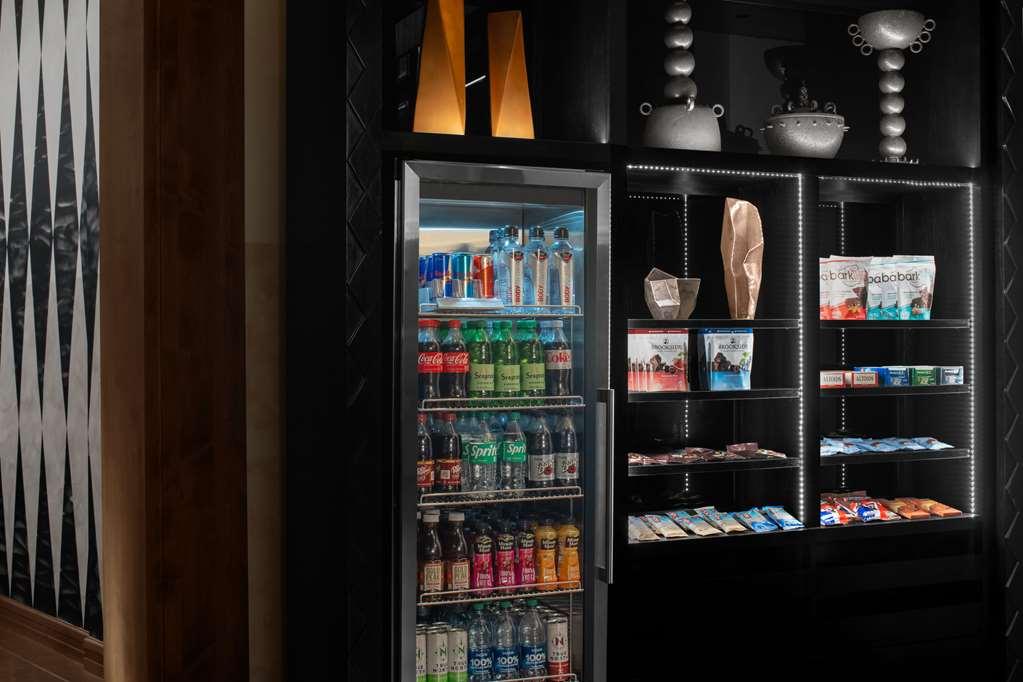 Fraye Curio Collection By Hilton *