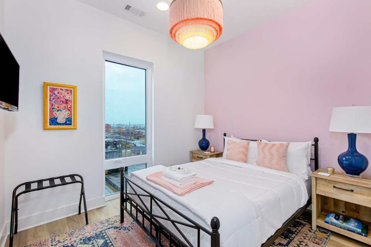 Jolene On Main 406 *