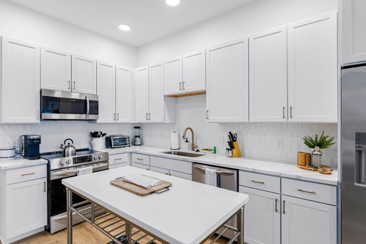 Jolene On Main 406 Apartment *