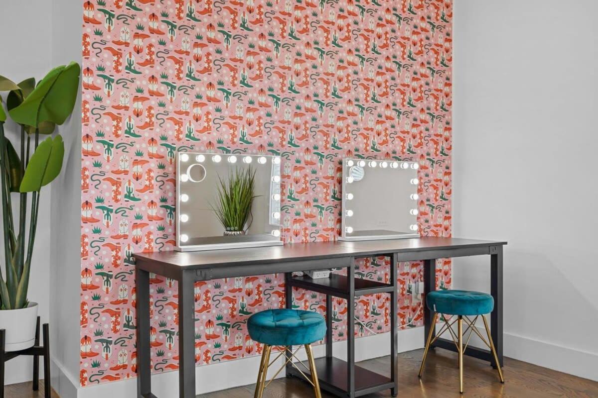 Holiday home Magnificent 4 Bedroom -w Balcony & Fireplace Nashville