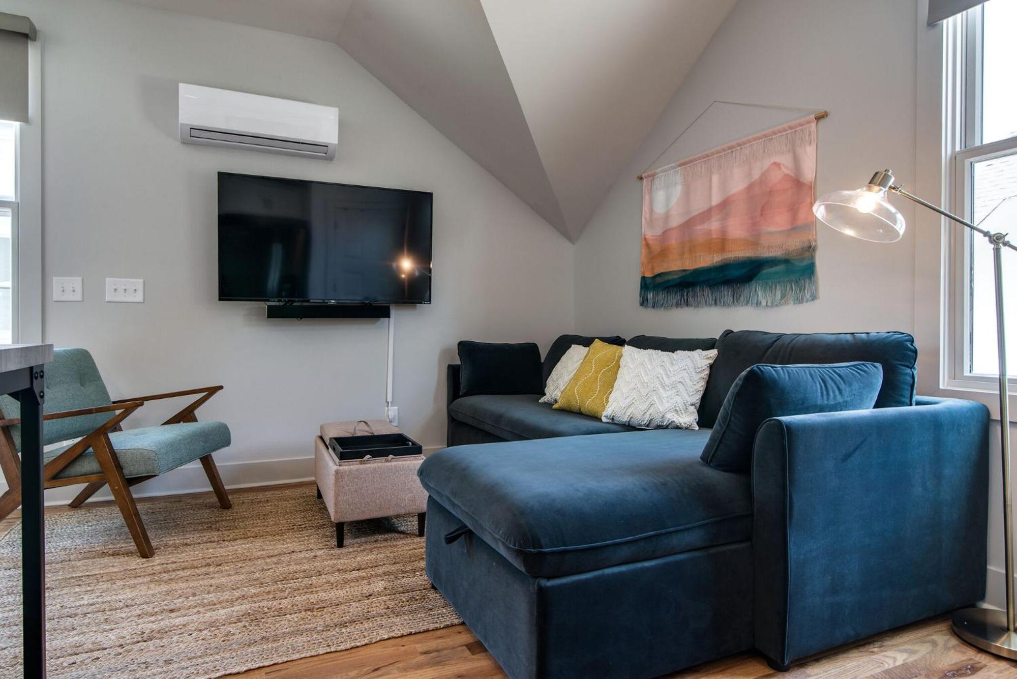 The Stratton- Sun-soaked, Bright & Breezy Retreat Holiday home Nashville
