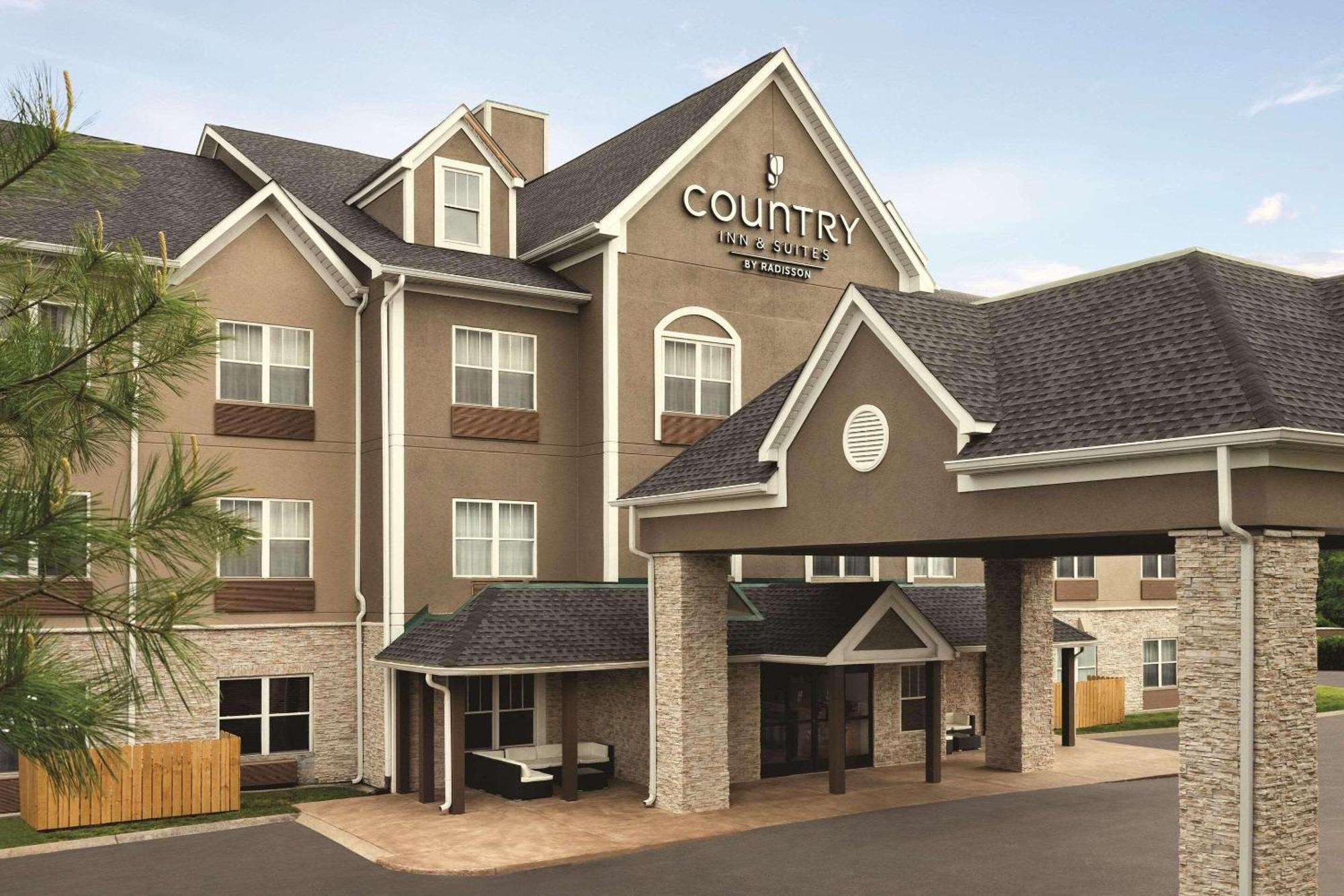 Country & By Radisson, Airport East, Tn