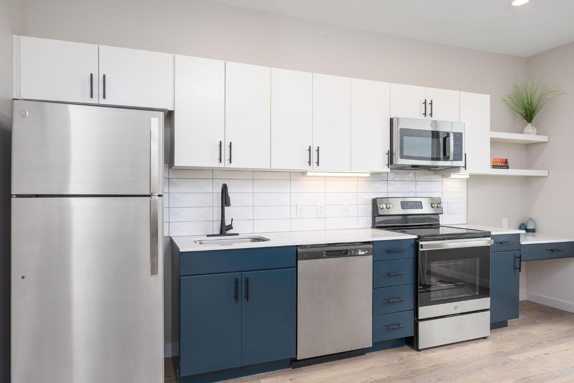 Motif Nashville's On Music Row 4*