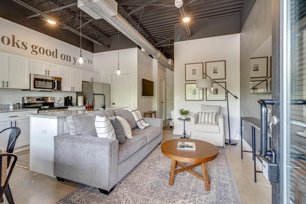 With 2 Queen Beds 7 Mins To Dt *