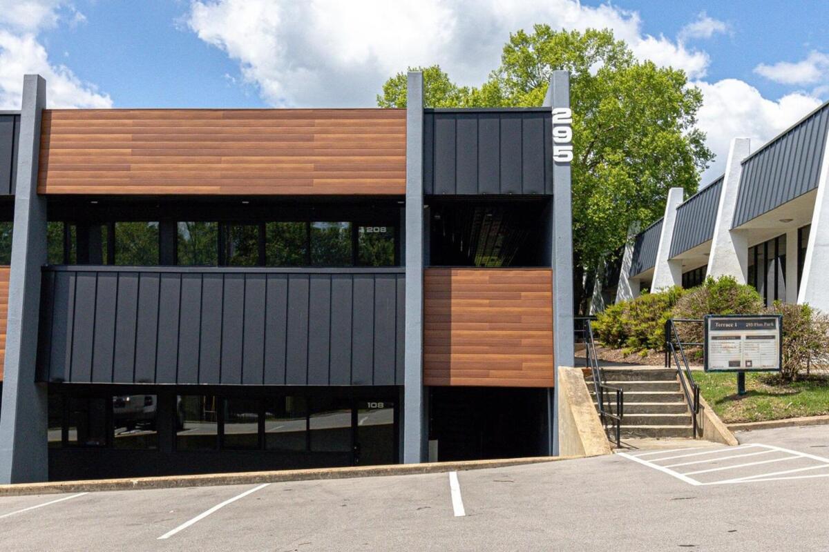 With 2 Queen Beds 7 Mins To Dt Apartment Nashville