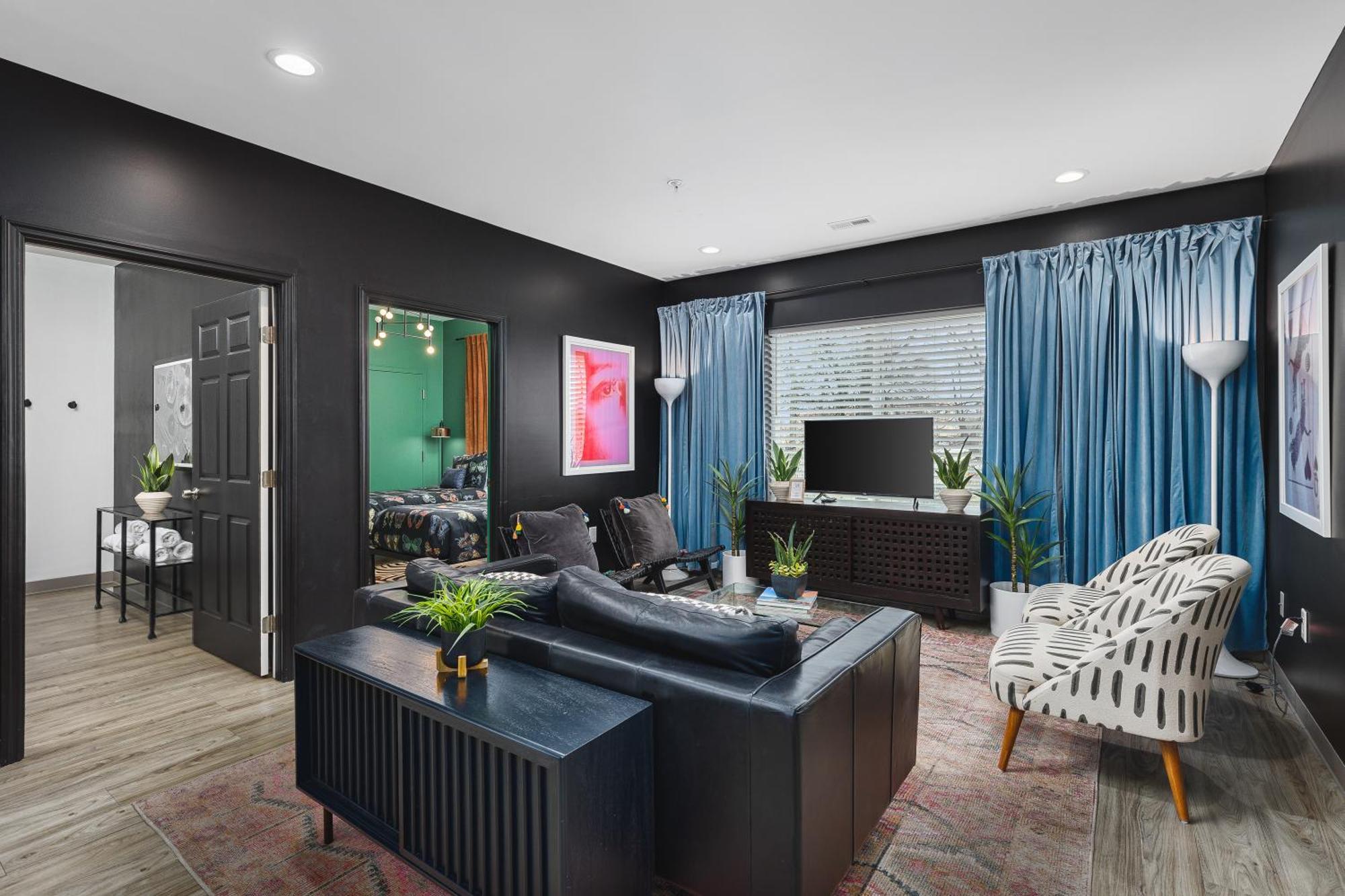 8 Beds 4 Bedroom Walk To Restaurants, Bars And Coffee Nashville